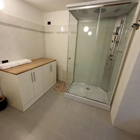Stropea Con Giardino Privato E Piscina