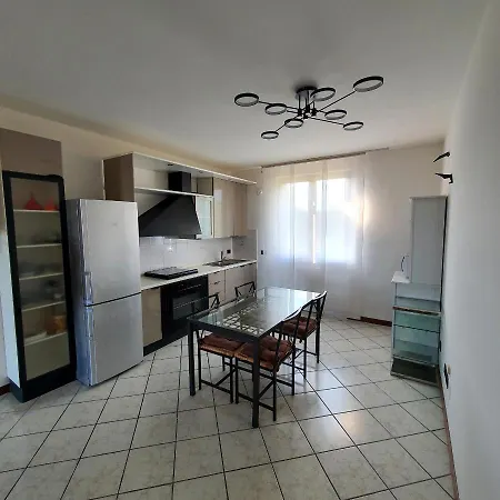Stropea Con Giardino Privato E Piscina Appartement Soiano Del Lago